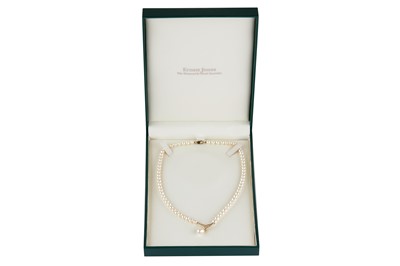 Lot 736 - A CULTURED PEARL NECKLACE
