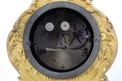 Lot 33 - A SECOND QUARTER 19TH CENTURY FRENCH GILT BRONZE MANTEL CLOCK
