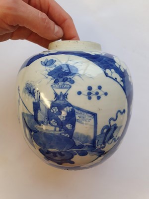 Lot 35 - A CHINESE BLUE AND WHITE 'HUNDRED ANTIQUES' JAR.