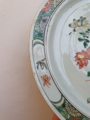 Lot 78 - A PAIR OF CHINESE FAMILLE VERTE 'LOTUS POND' DISHES.
