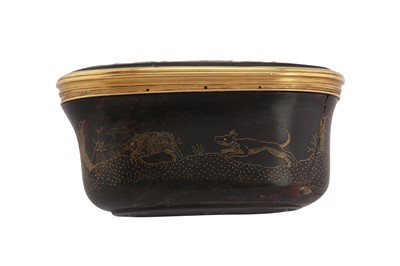 Lot 87 - An early 18th century unmarked gold mounted tortoiseshell pique work snuff box, probably English circa 1710