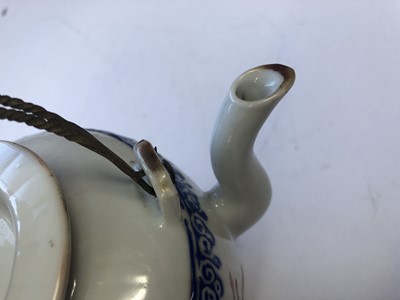 Lot 93 - A CHINESE FAMILLE ROSE TEAPOT AND COVER.