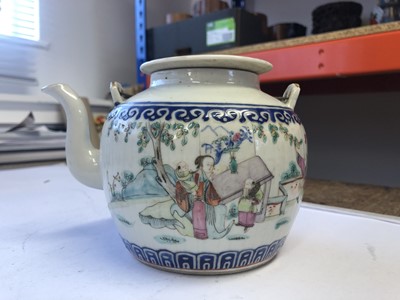 Lot 95 - A CHINESE FAMILLE ROSE TEAPOT AND COVER.