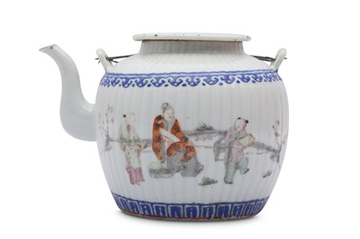 Lot 96 - A CHINESE FAMILLE ROSE TEAPOT AND COVER.