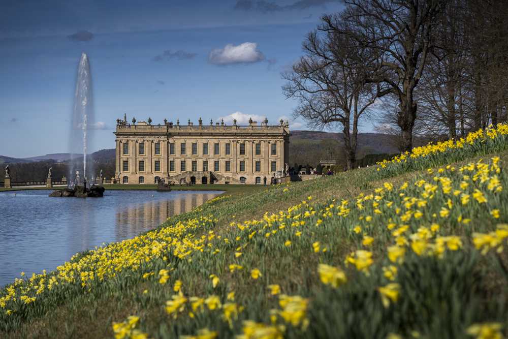 Lot 7 - Tour of Chatsworth with the Duke of Devonshire, afternoon tea, and three-night stay for six