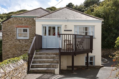 Lot 26 - Seven nights for seven guests in Portloe on the Roseland Peninsula, Cornwall