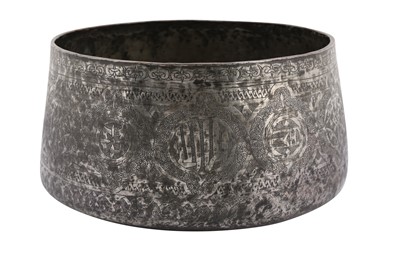Lot 117 - A LARGE TINNED COPPER BOWL