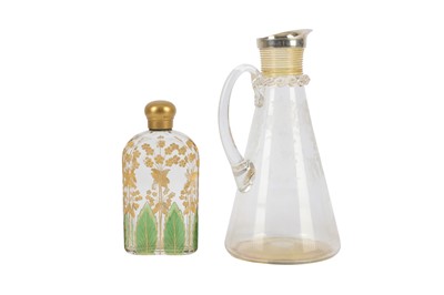 Lot 258 - An early 20th Century glass bottle or flask
