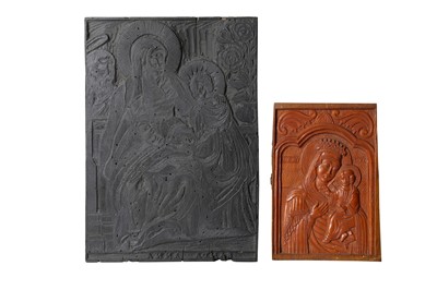 Lot 209 - A WOODEN ICON OF VIRGIN MARY AND CHILD AND AN ENGRAVED LITHOGRAPH WOOD BLOCK OF SAINT ANNE