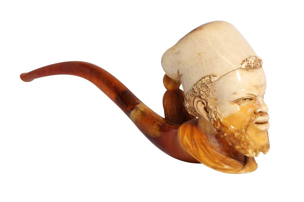 Lot 827 - A CASED MEERSCHAUM PIPE WITH A TURKISH PASHA'S HEAD