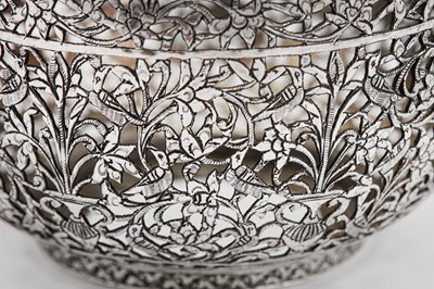 Lot 197 - A pair of early 20th century Iranian (Persian) silver bowls, Isfahan circa 1930