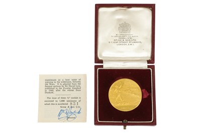 Lot 154 - Spink & Sons. Sir Winston Churchill (1874-1965) a gold commemorative medal