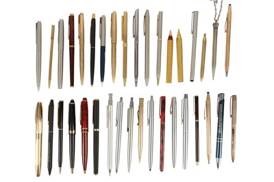 Lot 179 - A large quantity of pens to include Parker