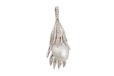 Lot 221 - A cultured pearl and diamond pendant