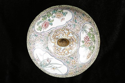 Lot 81 - A CHINESE CANTON ENAMEL BOWL AND COVER. Qing...