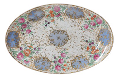Lot 85 - A PORCELAIN SERVING PLATE FROM THE SERVICE OF THE SULTAN OF TURKEY BY THE IMPERIAL PORCELAIN FACTORY, ST PETERSBURG, PERIOD OF NICHOLAS I (1825-1855)