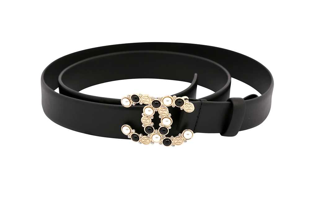 Lot 472 - Chanel Black Pearl CC Logo Belt - Size 90