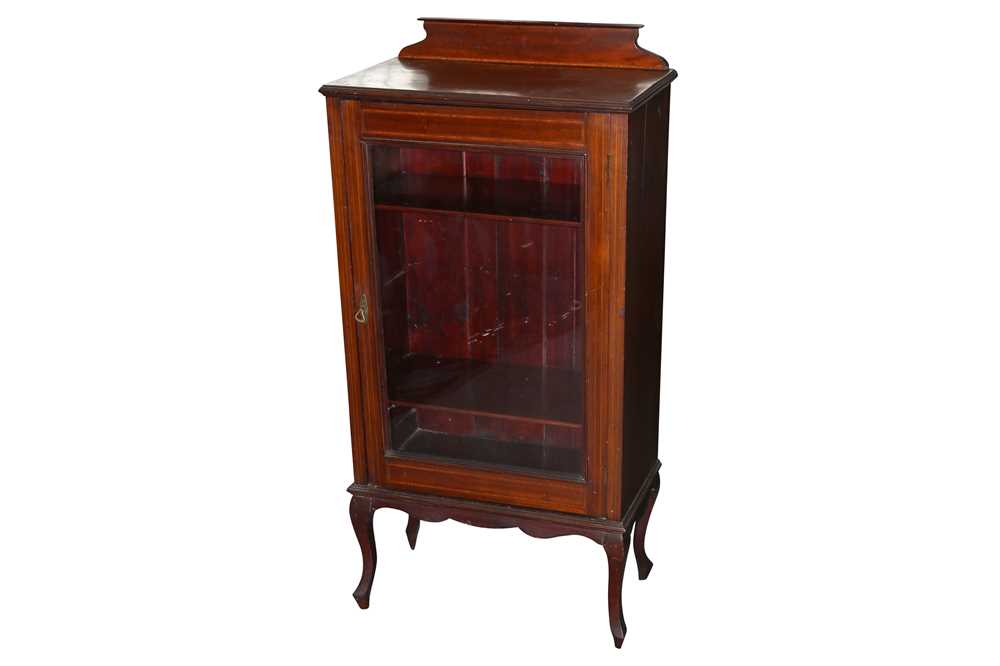Lot 530 - AN EDWARDIAN MAHOGANY AND SATINWOOD LINE INLAID PIER CABINET