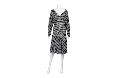 Lot 252 - Missoni Black and White Chevron Dress - Size 42