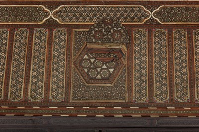 Lot 262 - λ A PORTABLE MICRO-MOSAIC KHATAMKARI BACKGAMMON BOARD