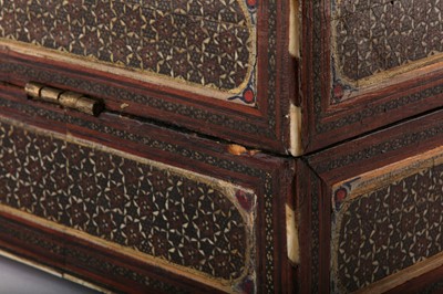 Lot 262 - λ A PORTABLE MICRO-MOSAIC KHATAMKARI BACKGAMMON BOARD