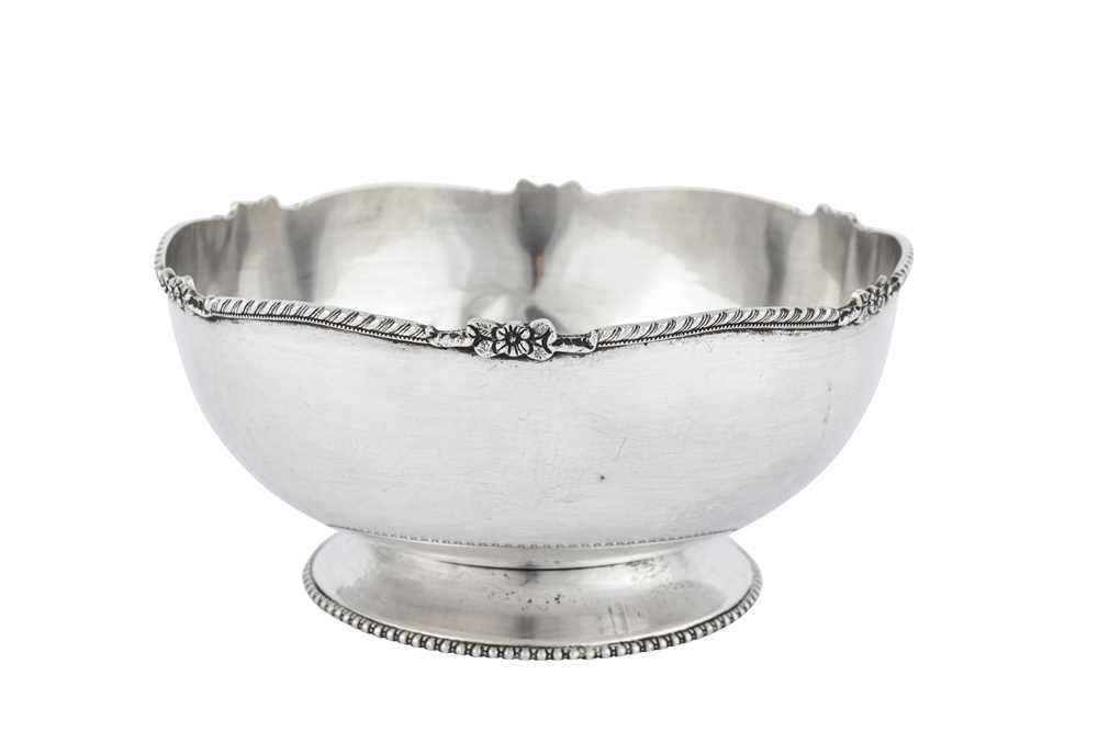 Lot 161 - A late 20th century Indian silver fruit bowl, Bombay circa 1980