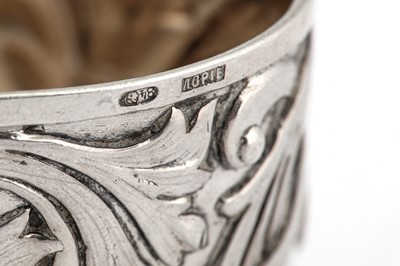 Lot 277 - A pair of Nicholas II Russian 84 zolotnik (875 standard) silver napkin rings, Moscow 1908-16 by Fyodor Anatolyevich Lorie (active 1871-1916)
