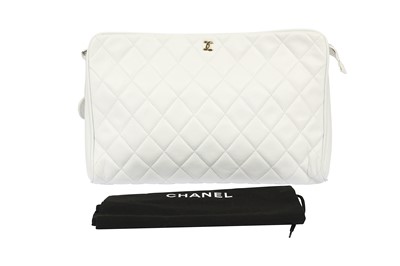 Lot 485 - Chanel White Quilted Clutch