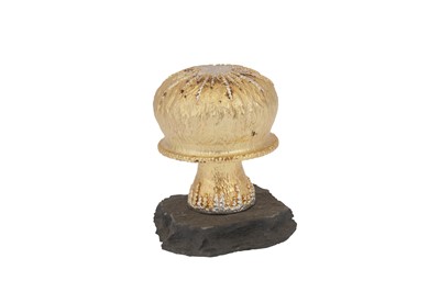 Lot 397 - An Elizabeth II sterling silver parcel gilt novelty surprise mushroom, London 1982 by Christopher Nigel Lawrence