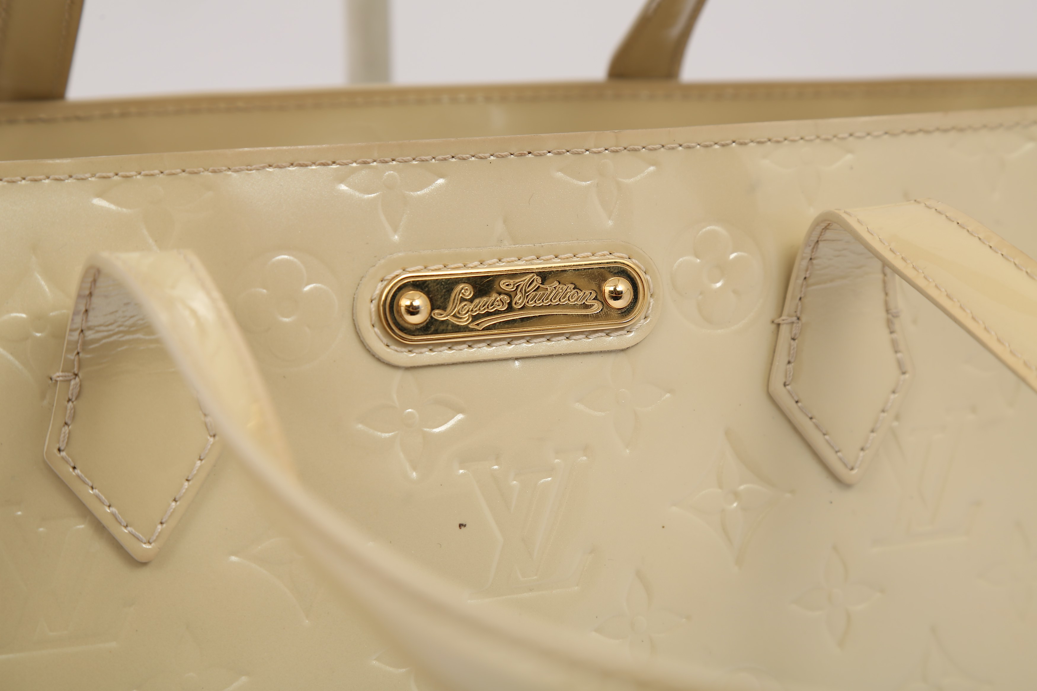 Lot 307 - Louis Vuitton Cream Vernis Wilshire MM