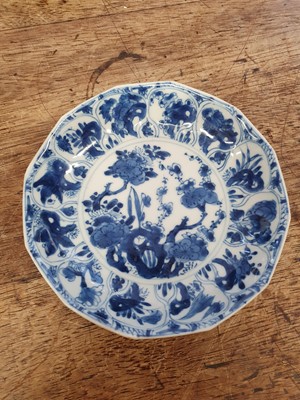 Lot 693 - FIVE CHINESE BLUE AND WHITE PIECES.