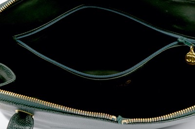 Lot 117 - Chanel Emerald Green Caviar Shoulder Bag