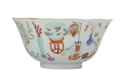 Lot 639 - A CHINESE FAMILLE ROSE 'SCHOLAR'S OBJECTS' BOWL.