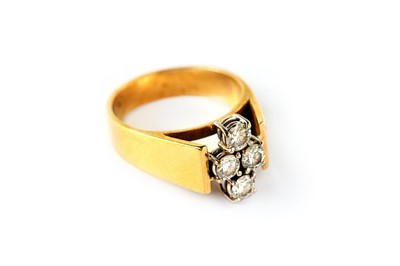 Lot 135 - A diamond ring