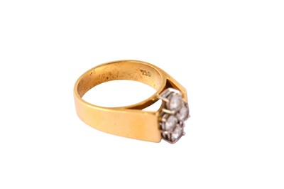 Lot 135 - A diamond ring