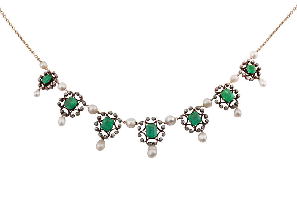 Lot 240 - An emerald and pearl necklace, circa 1900
