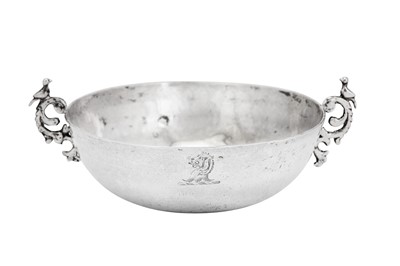 Lot 238 - A late 18th / early 19th century Spanish Colonial silver twin handled bowl, Guatemala circa 1800