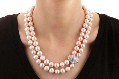 Lot 24 - A cultured pearl and diamond necklace