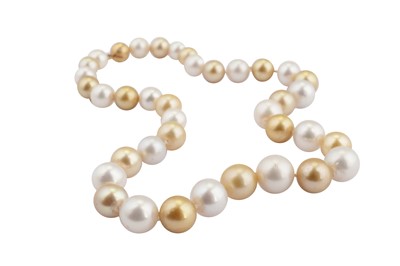 Lot 98 - A cultured pearl necklace with a diamond-set clasp