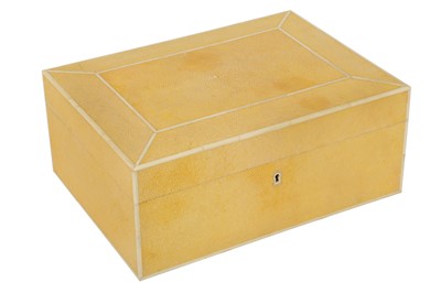 Lot 514 - A modern rectangular yellow shagreen and bone inlaid cigar humidor