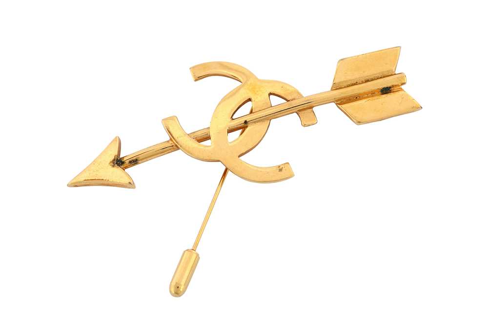 Lot 418 - Chanel CC Logo And Arrow Brooch Pin Brooch