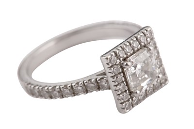 Lot 3 - A step-cut diamond cluster ring