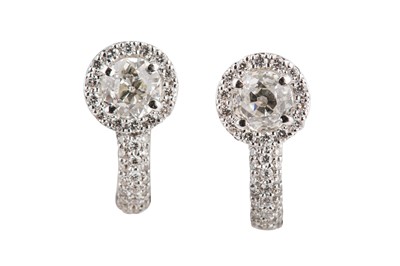 Lot 192 - A pair of diamond earrings