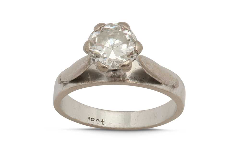 Lot 1291 - A diamond single-stone ring