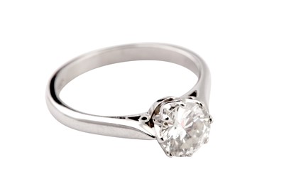 Lot 33 - A diamond single-stone ring