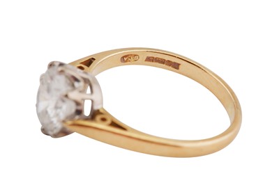 Lot 251 - A diamond single-stone ring