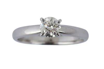 Lot 185 - A diamond single-stone ring