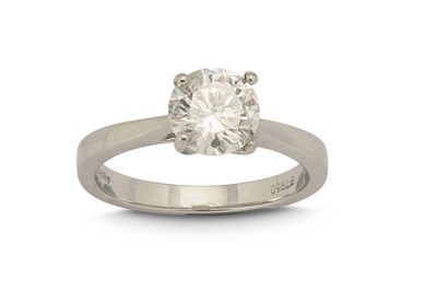 Lot 1253 - A diamond single-stone ring