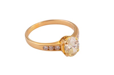 Lot 15 - A diamond single-stone ring