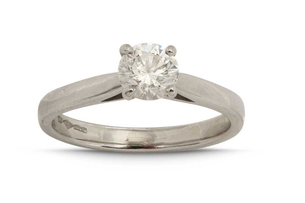 Lot 1224 - A diamond single-stone ring